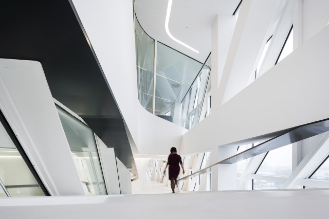 photo Boegly + Grazia - 2016-ZAHA HADID-antwerp-SITE-37